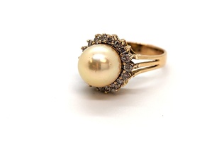 10K Gold Ring with Pearly Stone