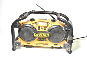 Broken AS-IS - Dewalt 7.2 - 18V Radio Charger DC011