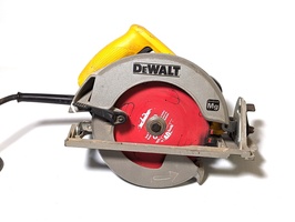DeWALT Corded 7-1/4" Circular Saw