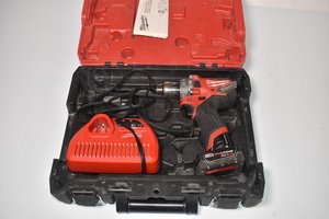 Milwaukee M12 Hammerdrill combo with charger and battery