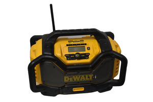 Dewalt Radio w/ Bluetooth DCR025