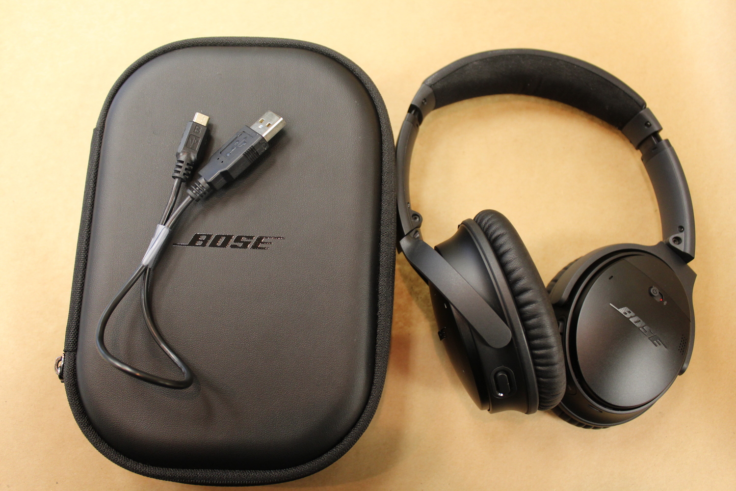 Bose Quiet Comfort 35 BT Headphones | Common Exchange Newton Ltd.
