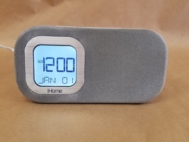 iHome Bluetooth Dual Alarm FM Clock Radio 