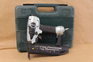 Hitachi 18-Gauge 3/4 -Inch to 2 -Inch Brad Nailer