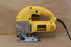 Dewalt 5.5-Amp Compact Jig Saw