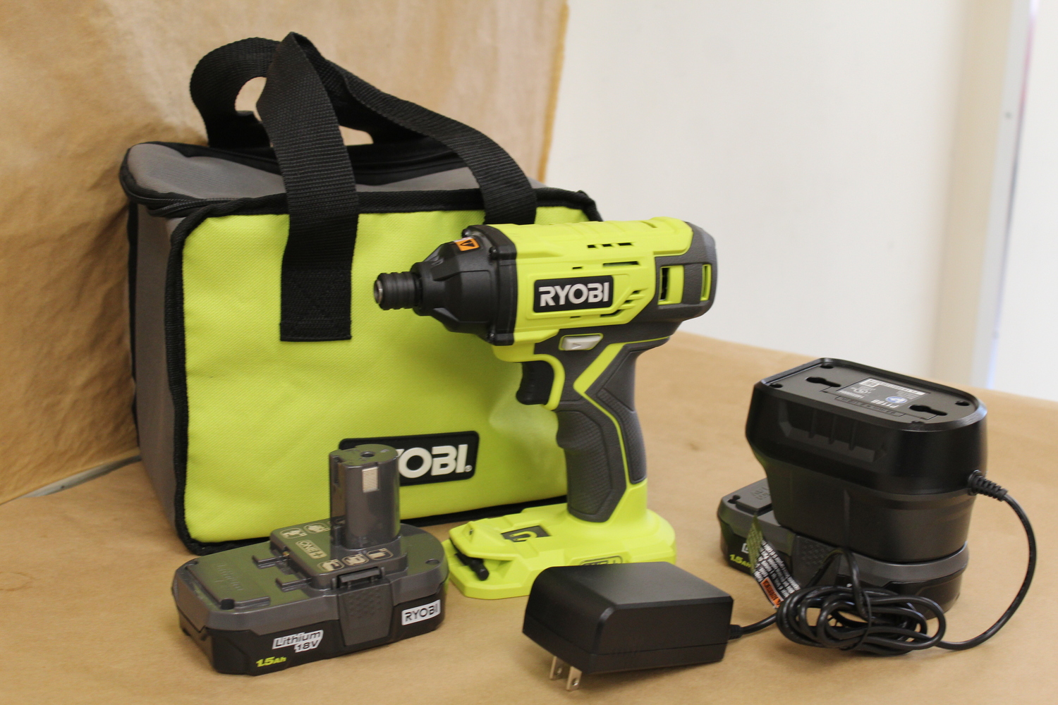Ryobi Impact drill w/2 battereies Litium 18V and charger P2354 | Common ...
