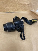 Nikon D3000 Camera w/18-55mm lens 