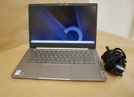 Lenovo ideapad 3 Chromebook w/charger 