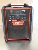 Milwaukee M18™ Jobsite Radio/Charger 2792-20 **  AS-IS RADIO DOES NOT WORK**