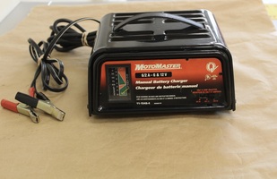Motomaster manual battery charger (Model: 11-159-4)