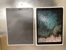 iPad Pro 12.9 inch, 256 GB 2nd Gen, MP6G2CL/A, Space Grey