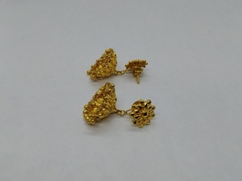 22c Gold Earring Pair