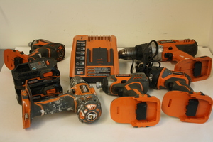 Ridgid Kit - 4 Drills w/ Light