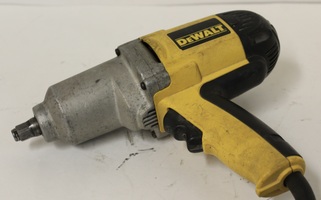 Dewalt 7.5-Amp 1/2-Inch Impact Wrench with Hog Ring Anvil
