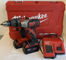 Milwaukee Hammerdrill / Impact Drill Combo Kit
