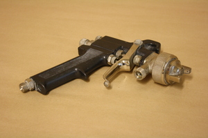 Pneumatic Spray Gun (Automotive)