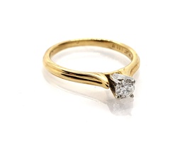 18k Solitaire Ring