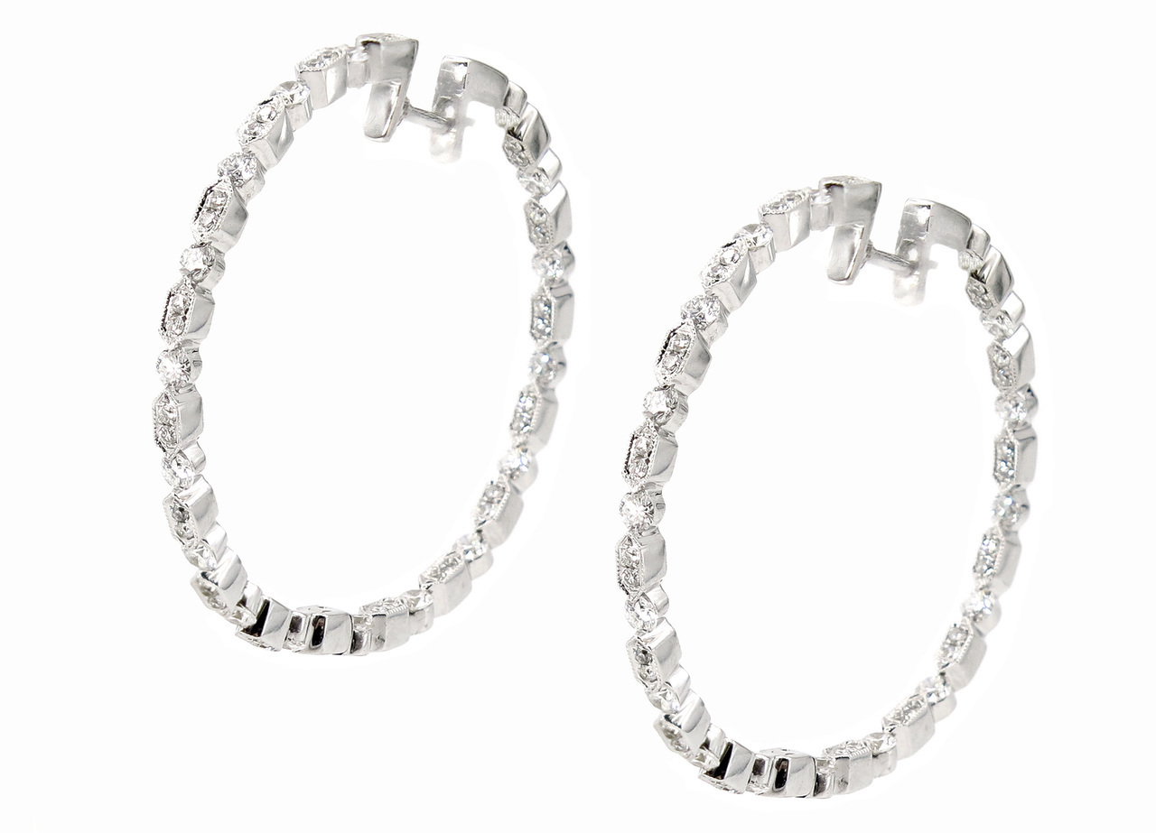 18 Karat White Gold Diamond Earrings | Discreet Collateral Loan