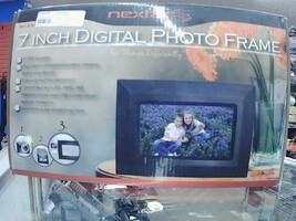 NEXTAR DIGIAL PICTURE FRAME 