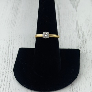  10kt Gold Diamond Ring