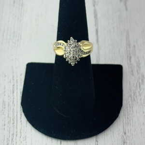  10kt Gold Diamond Cluster Ring