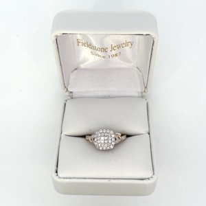  10kt Yellow Gold Natural Diamond Ring