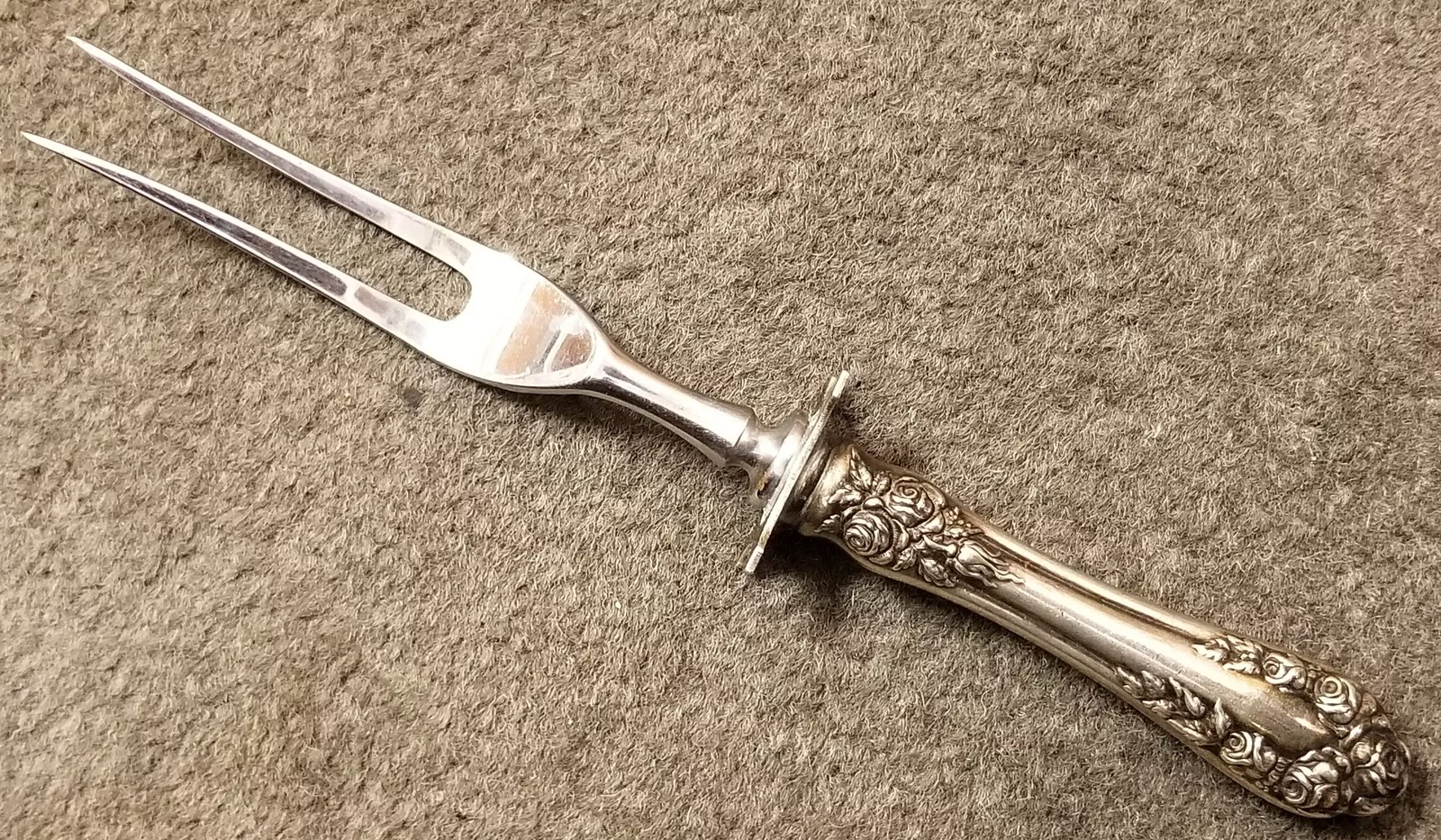 R.M & S. Sterling Wallace Antique Rose Meat Carving Serving Fork with Rest