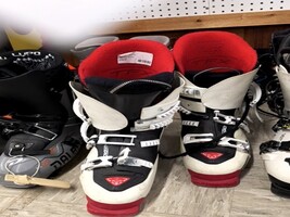 Dynafit Titan Ski/Snowboard Boots; Size 28 Or 27 - White/Red 