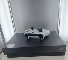 Xbox One X Project Scorpio edition. Broken Disk drive 