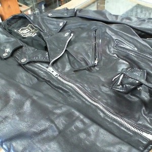 FIRST GENUINE LEATHER LG? LEATHER JACKET