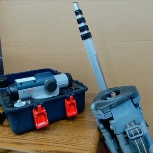 BOSCH GOL 26 Optical Level Kit 330ft 26X Magnification with BT 160 Tripod and GR