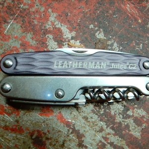 LEATHERMAN JUICE C2 - NAPA GREY FOLDING KNIFE 
