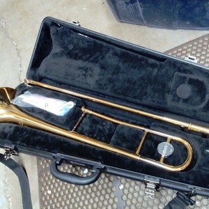 Yamaha YSL354 Tenor Trombone with stand and case - Like New