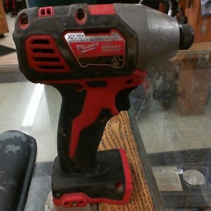 MILWAUKEE HEX 1/4" DRILL DRIVER
