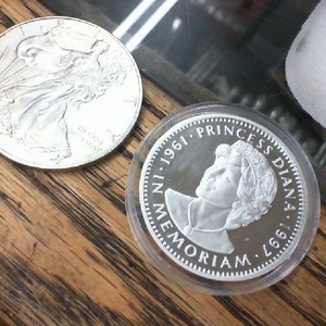 FRANKLIN MINT PRINCESS DIANA 1 OUNCE SILVER ROUND OR 2014 AMERICAN EAGLE 1 OUNCE