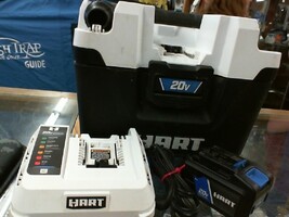 Hart Wet/Dry Vacuum w/ Battery & Charger