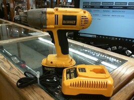 Dewalt DW059 w/ Battery and Charger