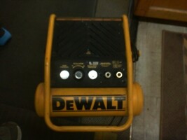 dewalt 150 PSI AIR COMPRESSOR, DUEL OUTLET