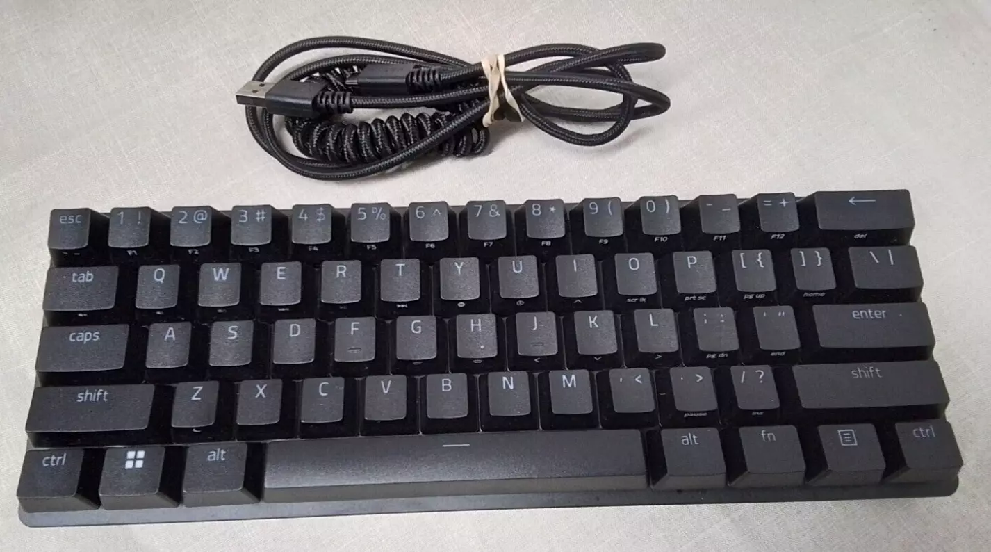 Razer Huntsman Mini 60% Wired Gaming Keyboard RZ03-03390500-R3U1