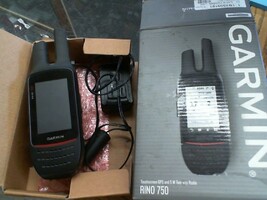 Garmin Rino 750 Touchscreen GPS and 5W Two-Way Radio in Box