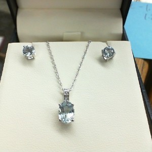  NECKLACE WHITE GOLD WITH OVAL AQUAMARINE 8MM X 6MM WITH DIAMOND ACCENTS - W/ PA