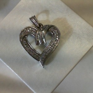 REAL DIAMONDS, HEART PENDANT IN STERLING SILVER