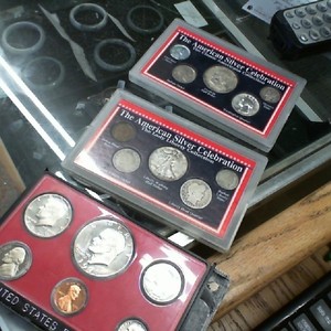 AMERICAN SILVER CELEBRATION Silver Coin Set or 1978 Proof Set