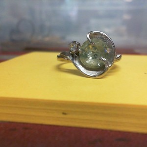 White Gold 10kt 2.80gms Ring LIGHT GREEN STONE RING -  prasiolite