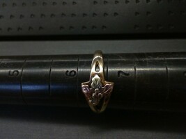 BLACK HILLS GOLD RING WITH 3 LEAVES