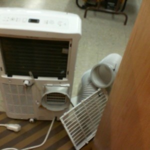 Hisense Portable 8000 BTU Air Conditioner w/ Hose & Attachments