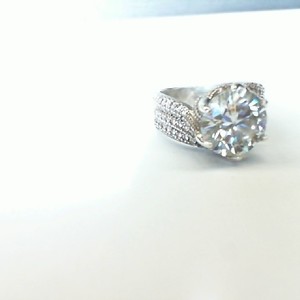 Heavy Sterling Silver 0.925% 6.80gms Ring with Large Faceted Sparkling Clear Gem