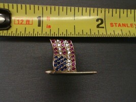 UNITED STATES FLAG PENDANT SET WITH SAPHIRES, RUBYS, AND CLEAR STONES SET IN 14
