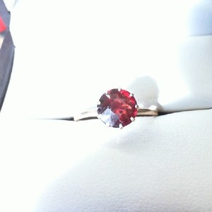  10K YELLOW GOLD BAND WITH 1.5CT ROUND CUT GARNETT