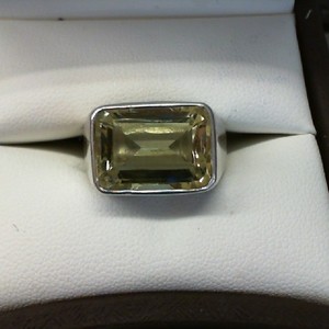  STERLING SILVER RING WITH EMERALD CUT YELLOW CITRINE 